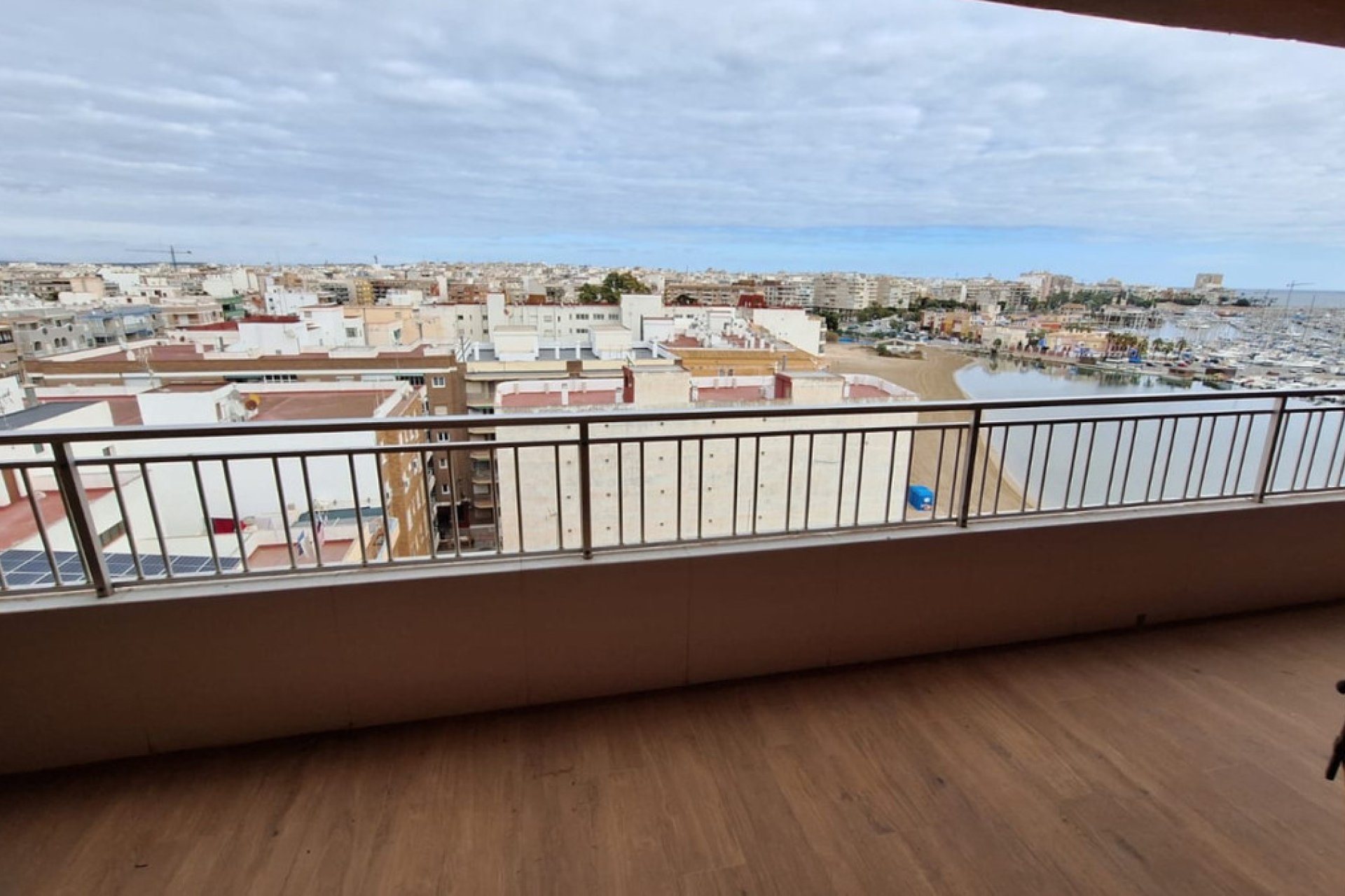 Reventa - Apartamento / piso -
Torrevieja - Torrevieja Centro