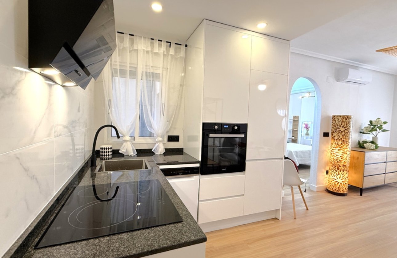 Reventa - Apartamento / piso -
Torrevieja - Torrevieja Centro