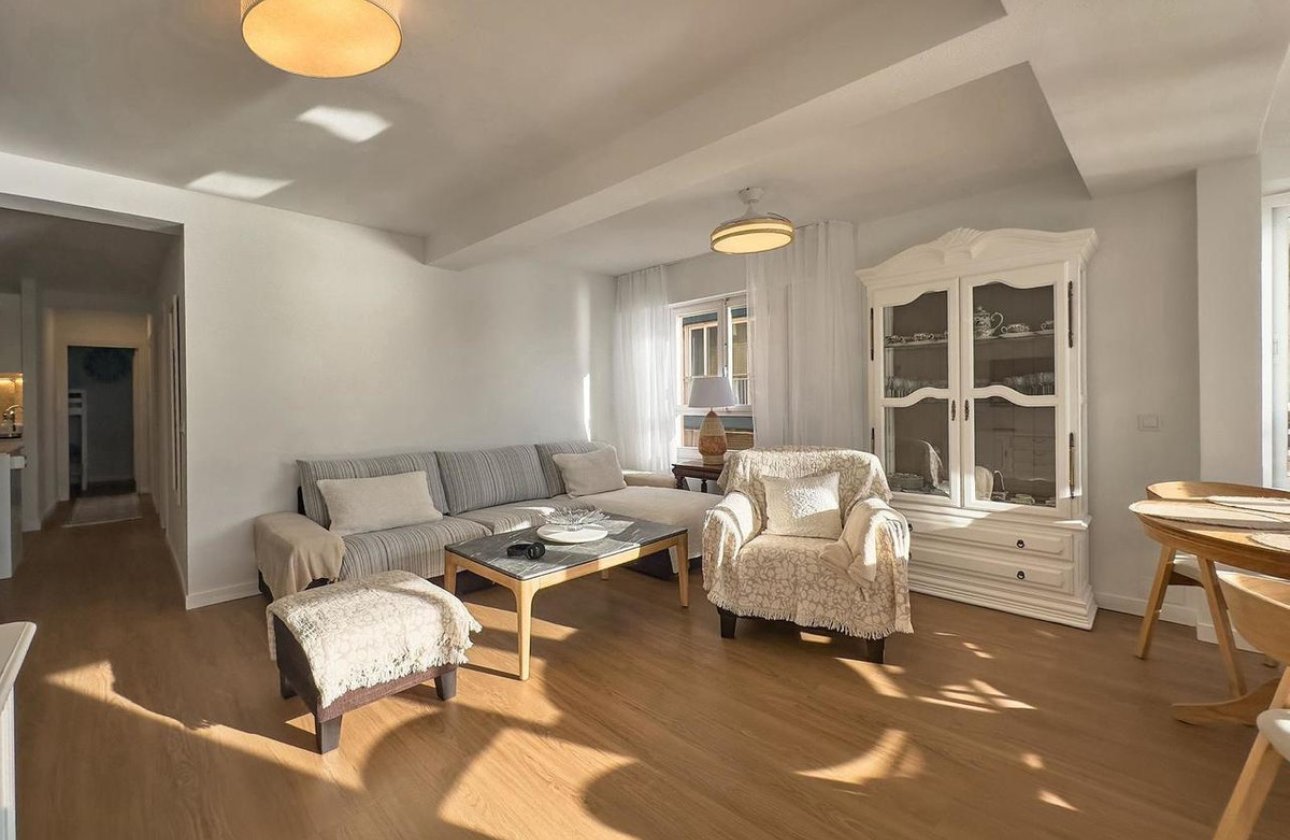 Reventa - Apartamento / piso -
Torrevieja - Torrevieja Centro