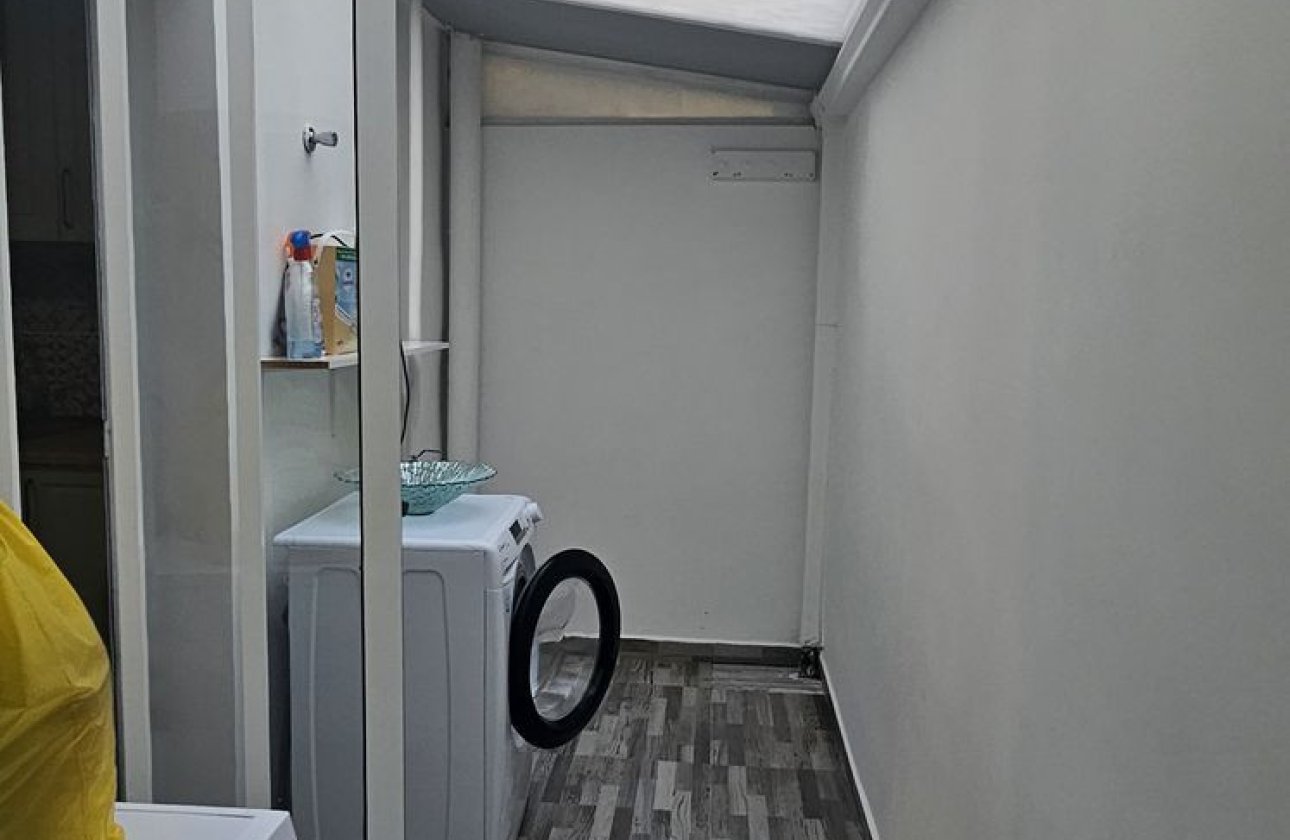 Reventa - Apartamento / piso -
Torrevieja - Torrevieja Centro