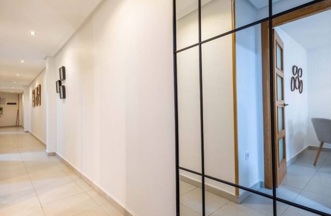 Reventa - Apartamento / piso -
Torrevieja - Torrevieja Centro