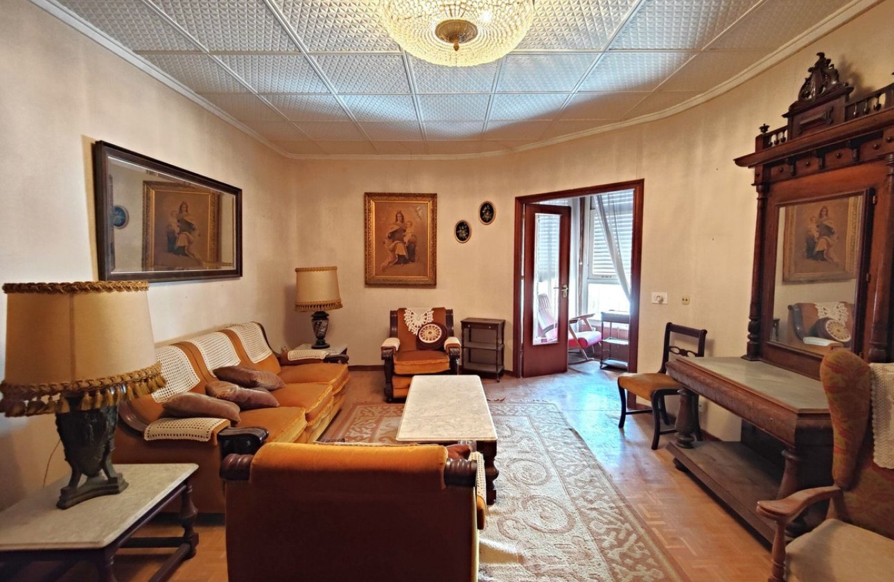 Reventa - Apartamento / piso -
Torrevieja - Torrevieja Centro