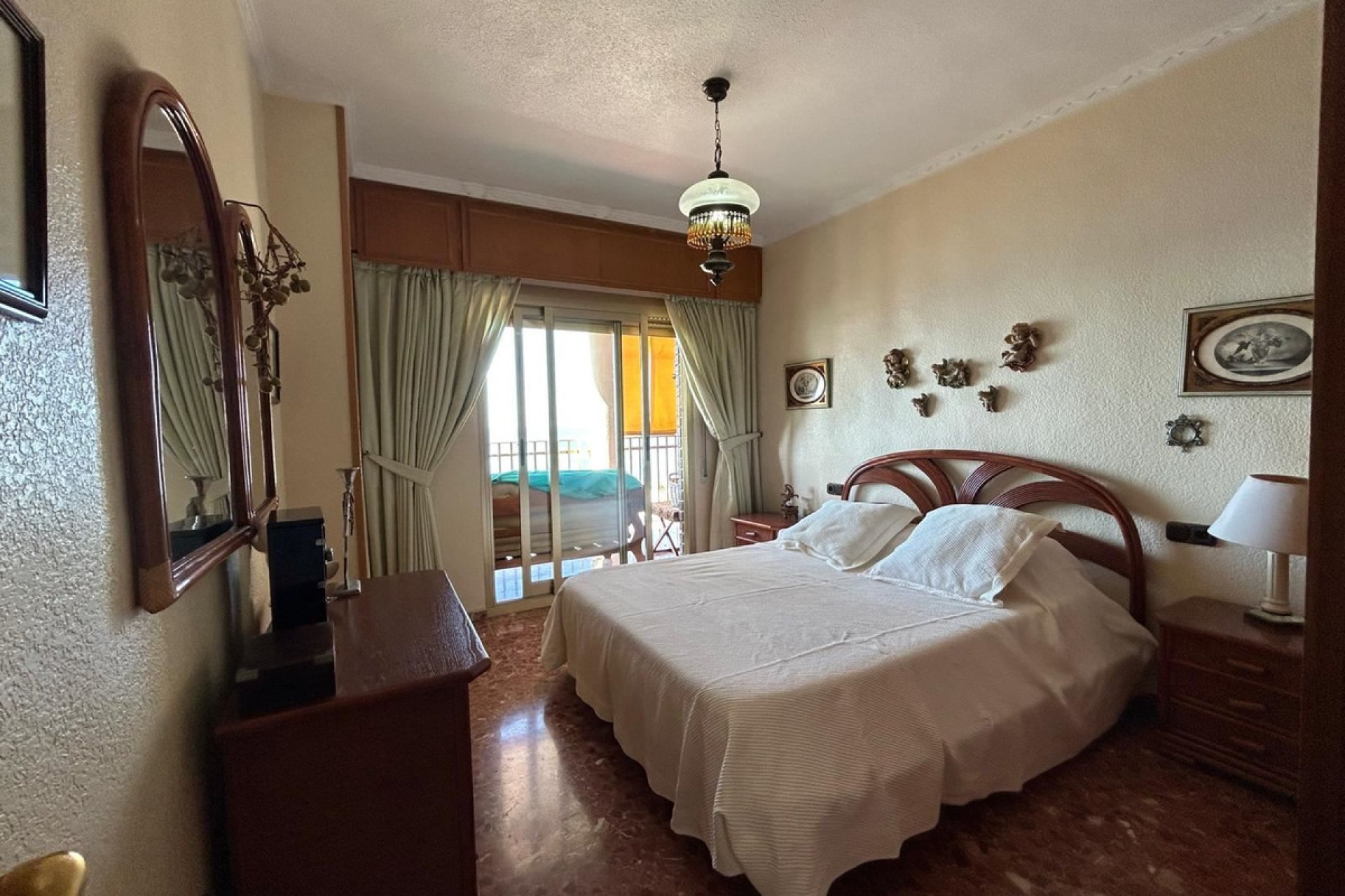 Reventa - Apartamento / piso -
Torrevieja - Torrevieja Centro