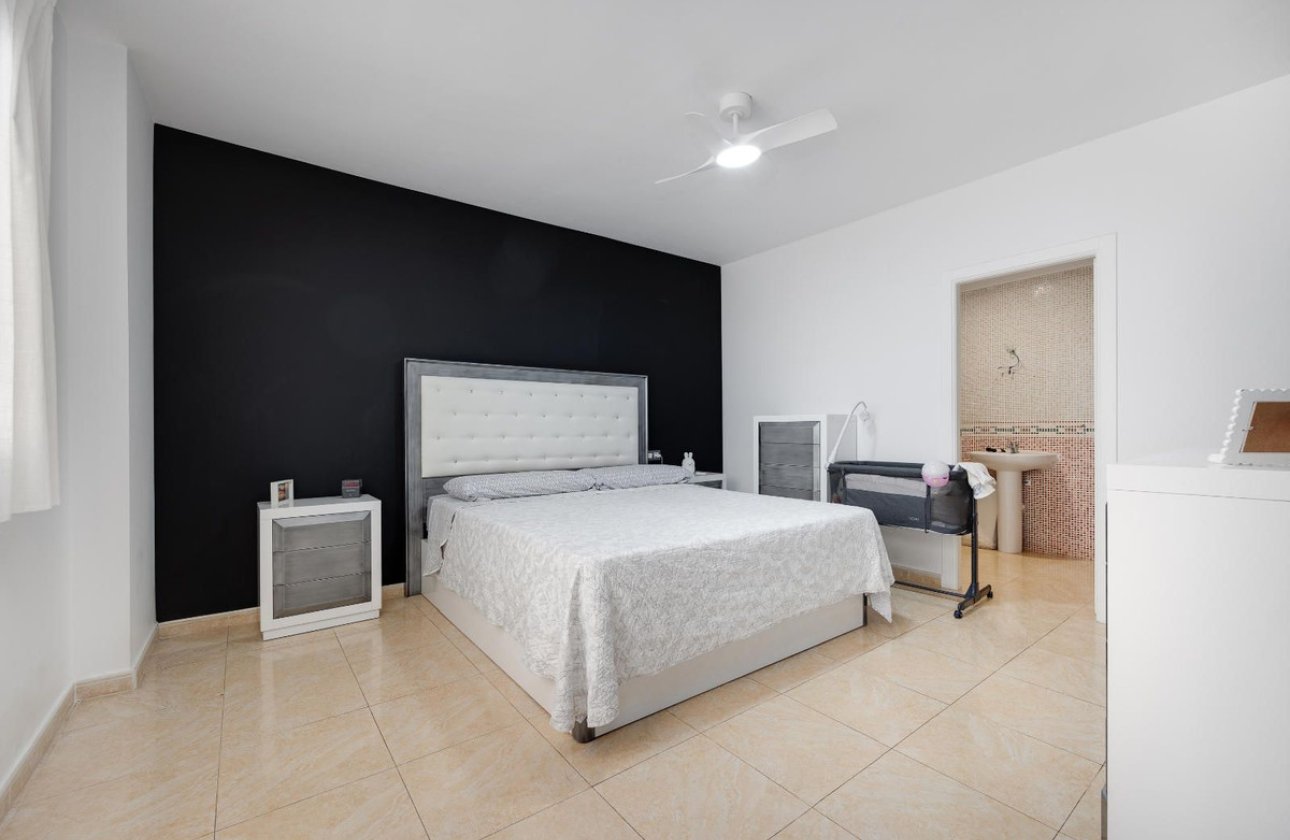 Reventa - Apartamento / piso -
Torrevieja - Torrevieja Centro