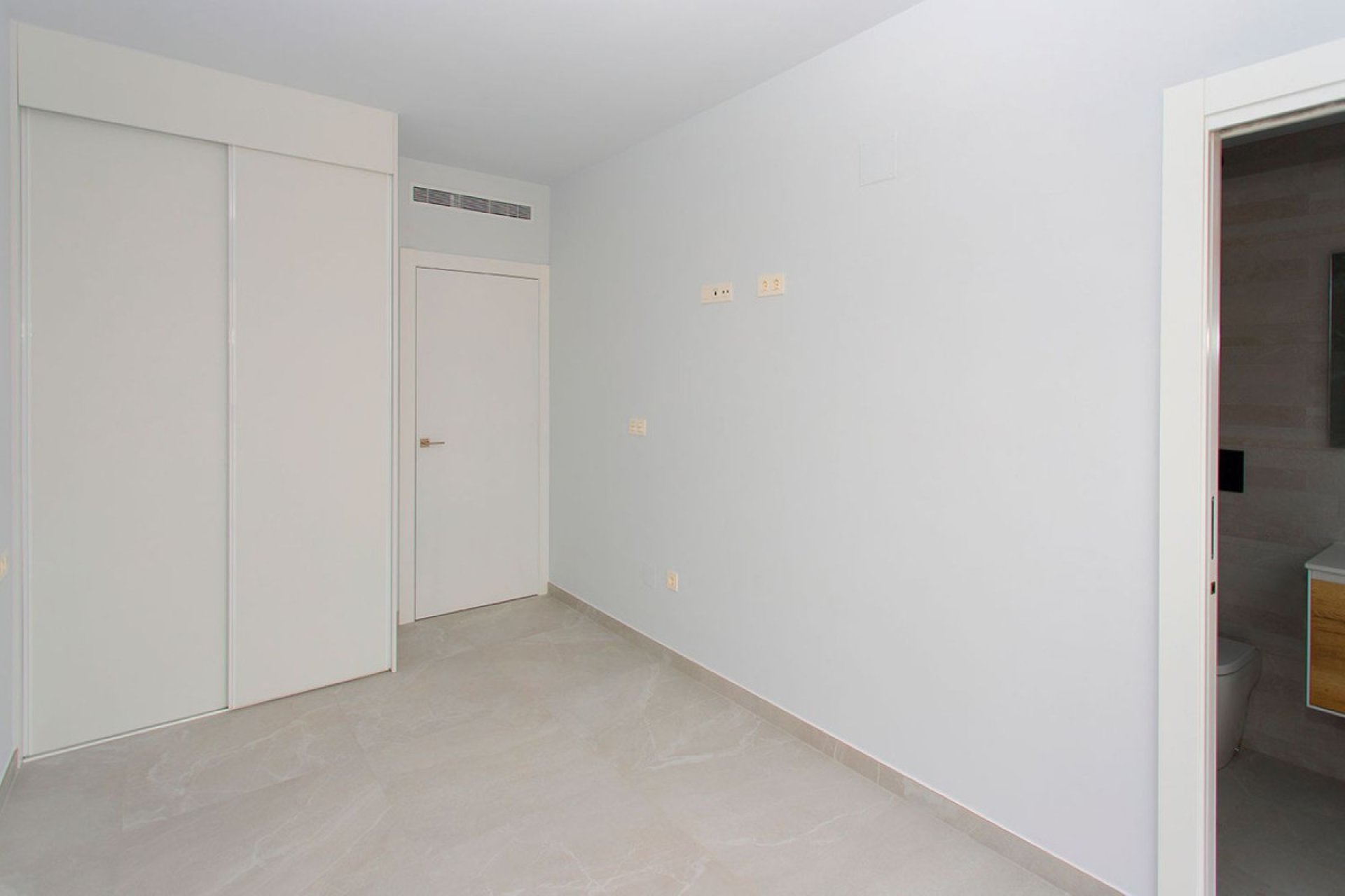 Reventa - Apartamento / piso -
Torrevieja - Torrevieja Centro