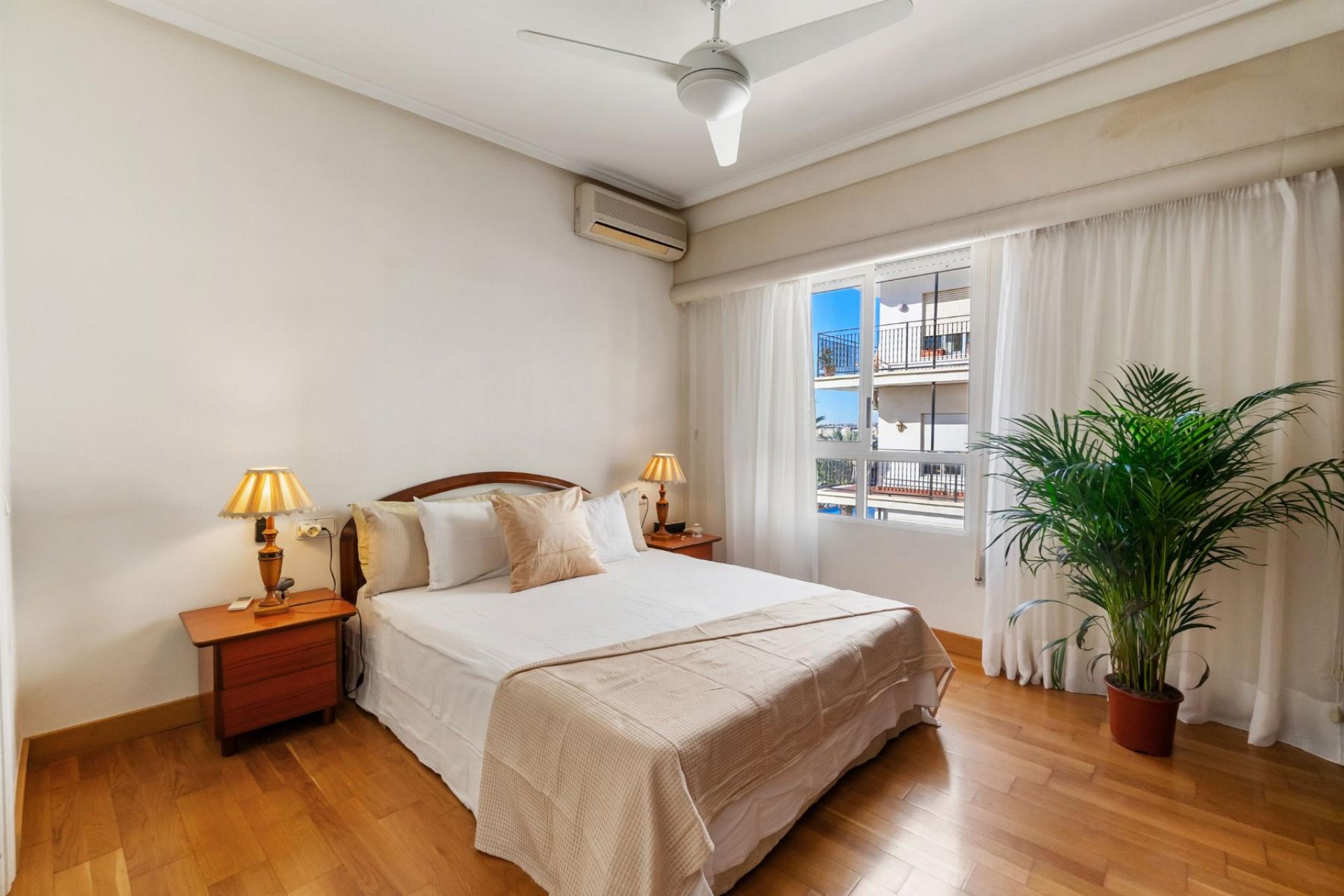 Reventa - Apartamento -
Torrevieja - Piscinas naturales