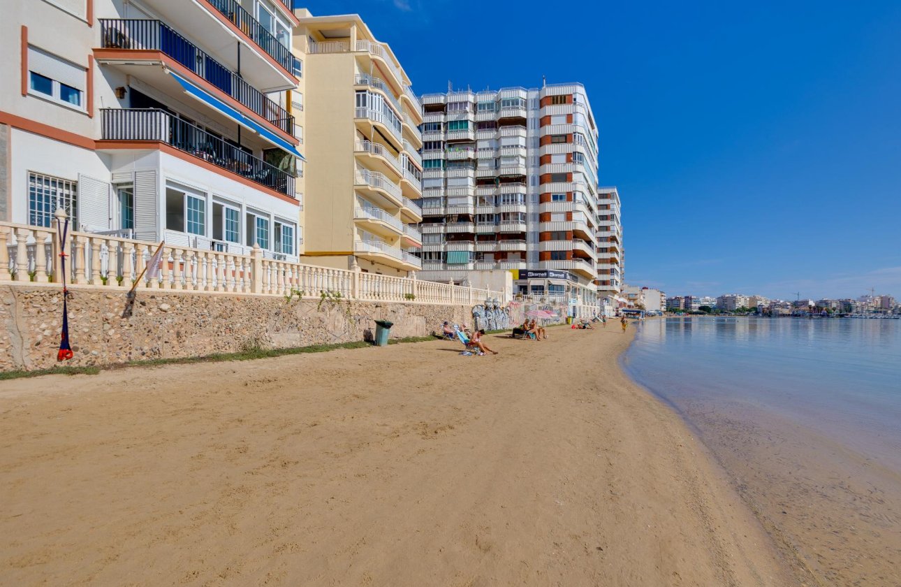 Reventa - Apartamento -
Torrevieja - Playa del Acequión