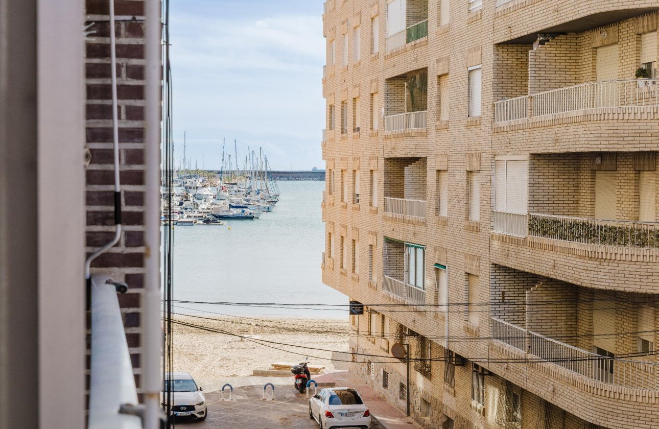 Reventa - Apartamento -
Torrevieja - Playa del Acequión