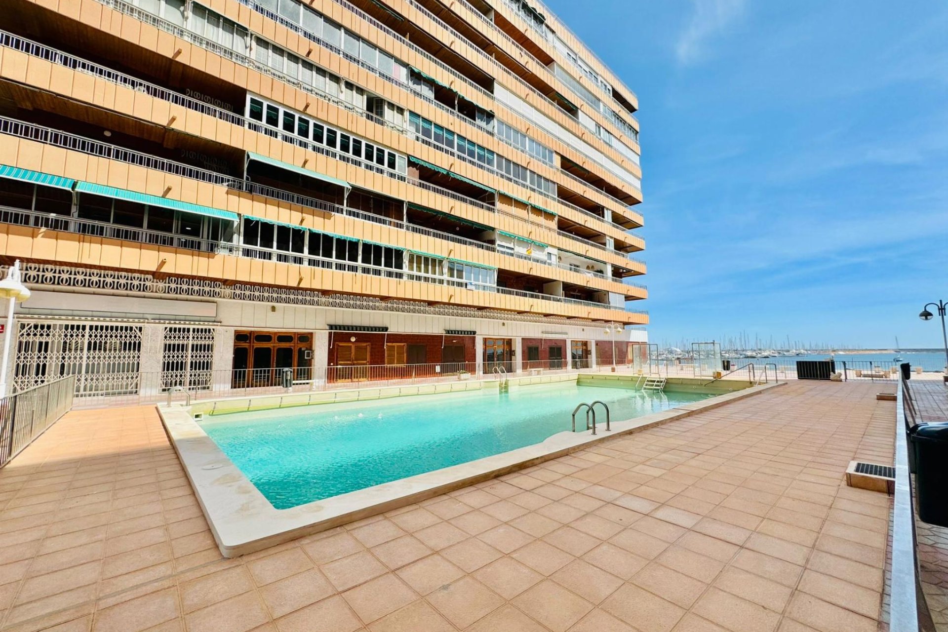 Reventa - Apartamento -
Torrevieja - Playa del Acequión