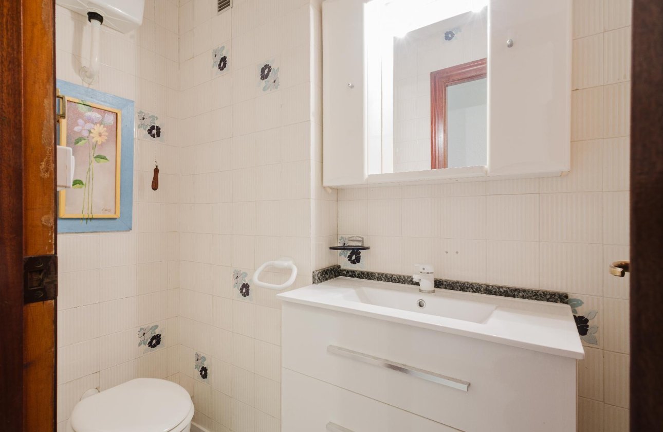 Reventa - Apartamento -
Torrevieja - Playa del Acequión