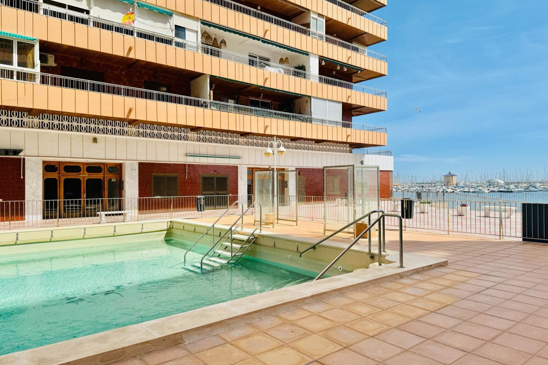 Reventa - Apartamento -
Torrevieja - Playa del Acequión
