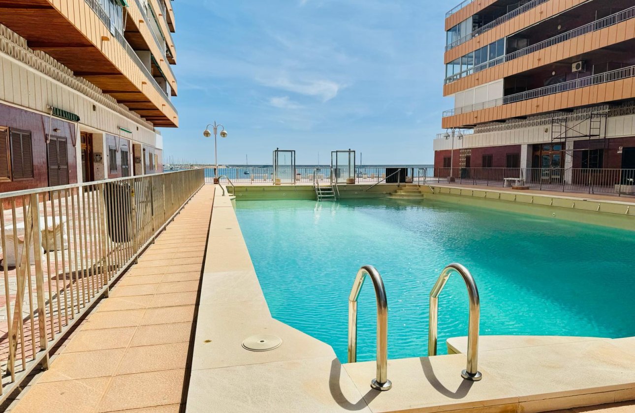 Reventa - Apartamento -
Torrevieja - Playa del Acequión