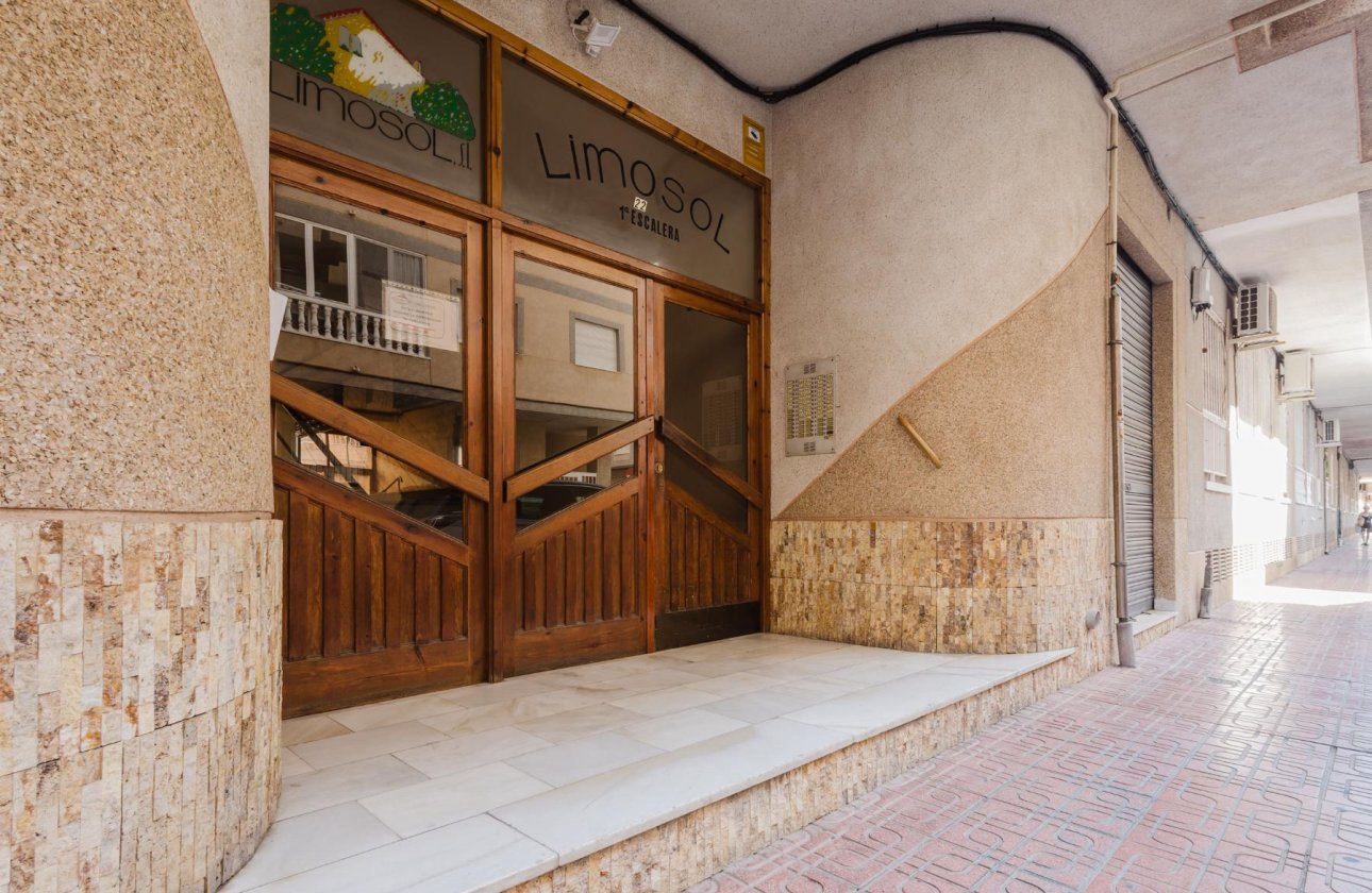 Reventa - Apartamento -
Torrevieja - Playa del Acequión