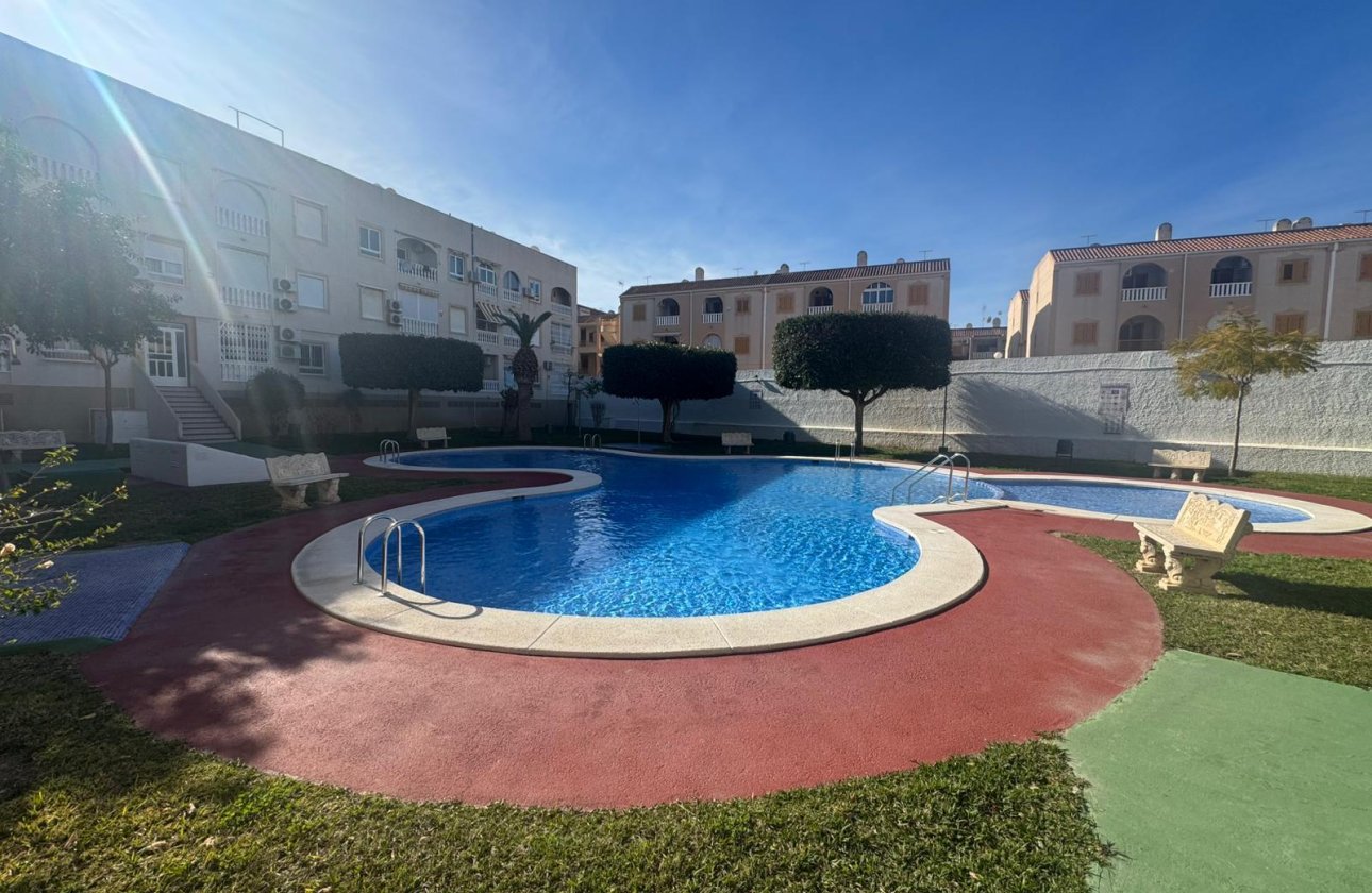 Reventa - Apartamento -
Torrevieja - Playa del Acequión