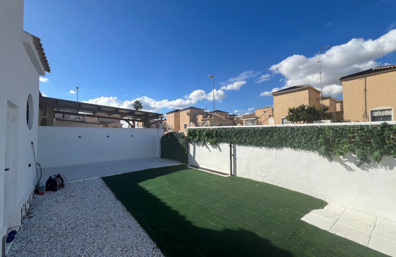 Reventa - Bungalow -
Punta Prima - Serena