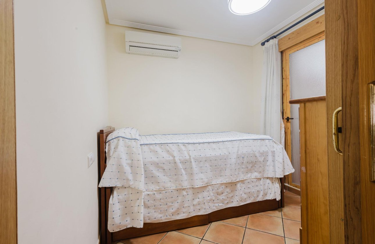 Reventa - Bungalow -
Torrevieja - PLAYA DE LA MATA