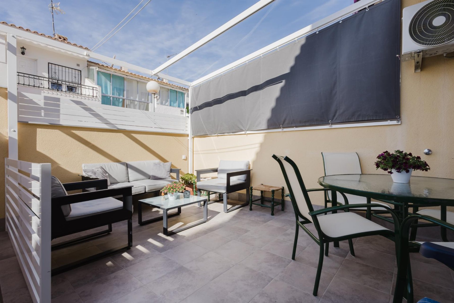 Reventa - Bungalow -
Torrevieja - playa de los naufragos