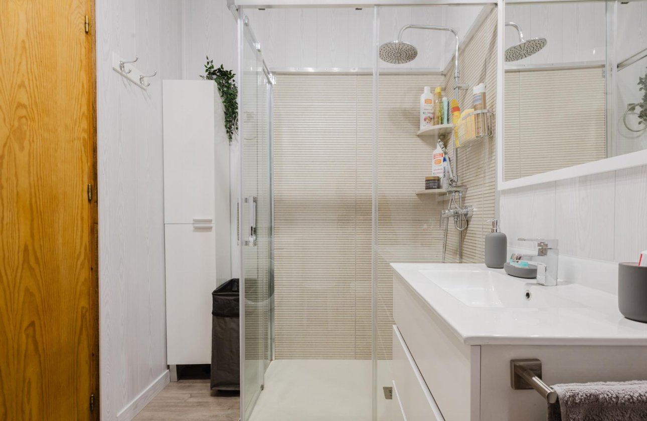 Reventa - Bungalow -
Torrevieja - playa de los naufragos