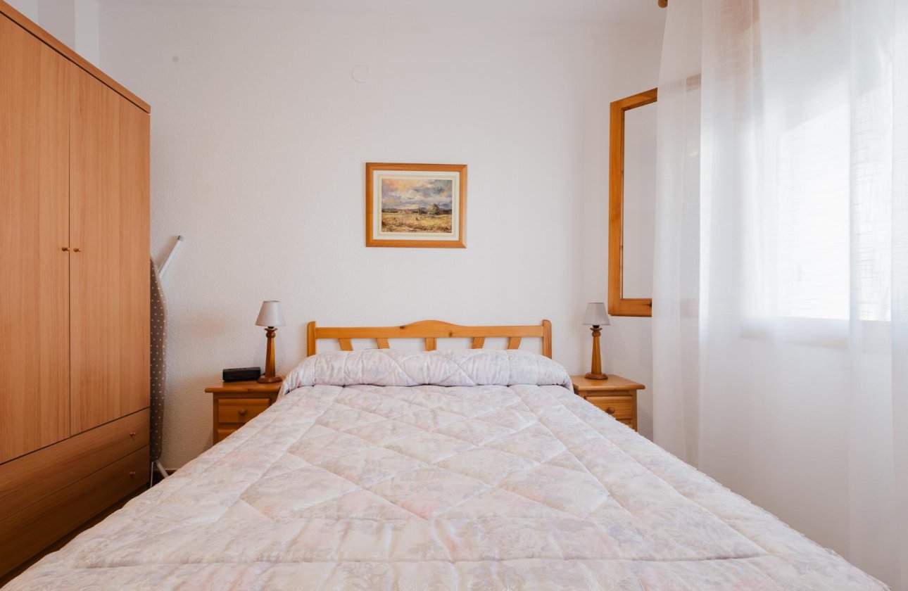 Reventa - Bungalow -
Torrevieja - playa de los naufragos