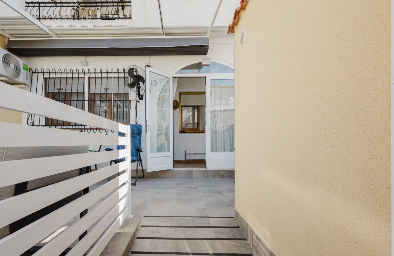 Reventa - Bungalow -
Torrevieja - playa de los naufragos