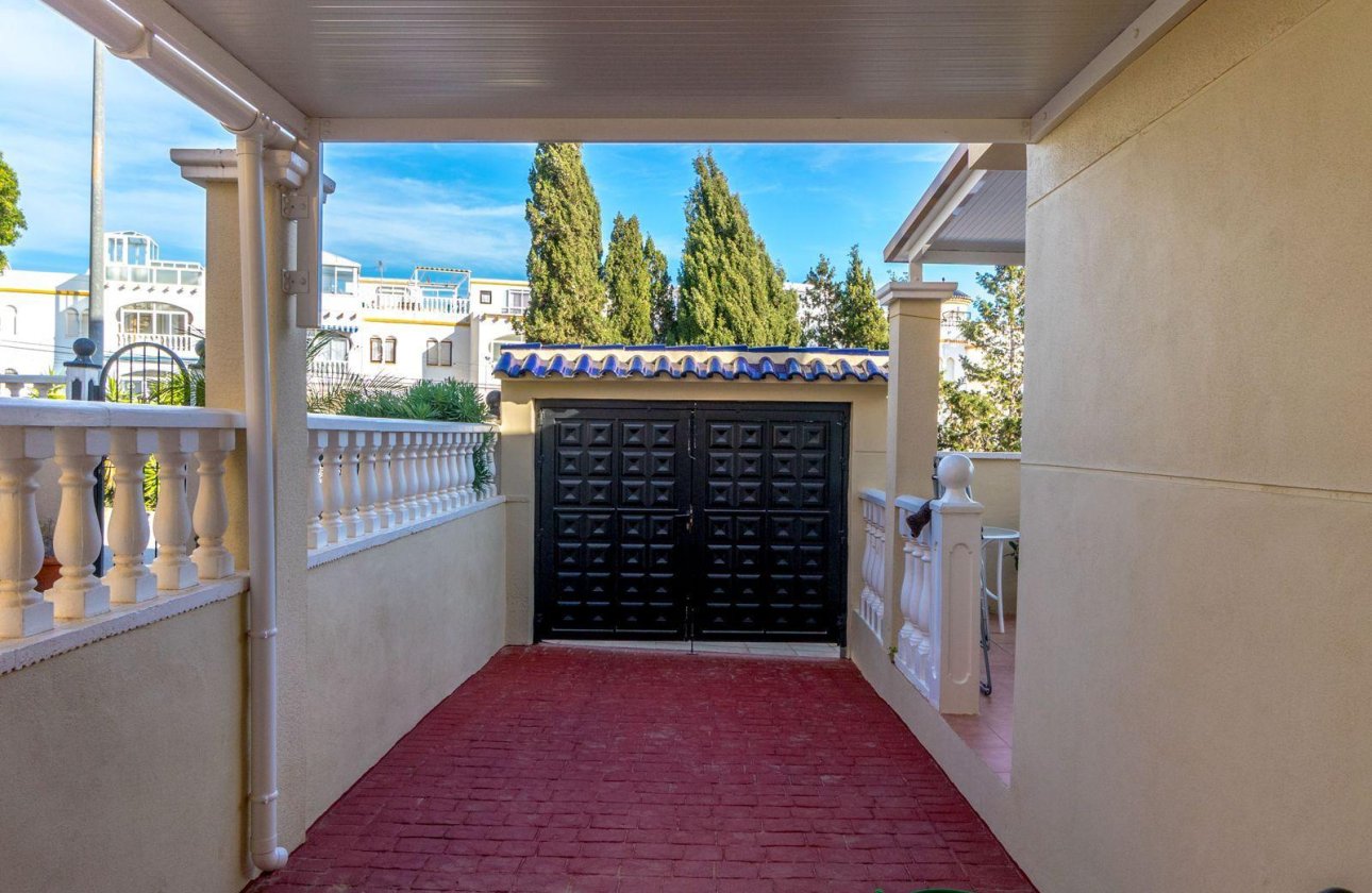 Reventa - Casa -
Orihuela Costa - Las Filipinas