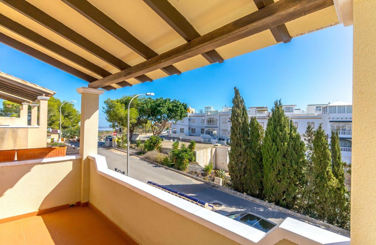 Reventa - Casa -
Orihuela Costa - Las Filipinas
