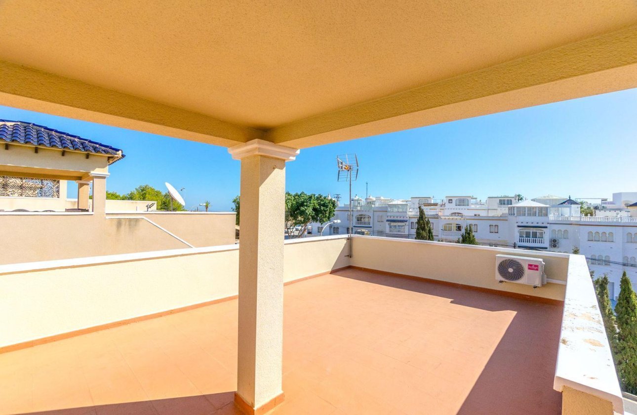 Reventa - Casa -
Orihuela Costa - Las Filipinas