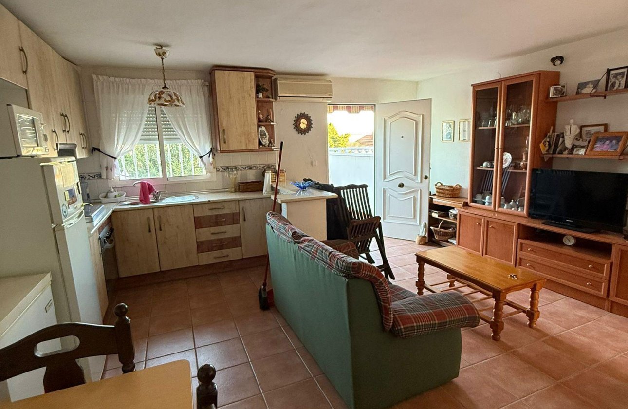 Reventa - Casa -
Torrevieja - Los Balcones