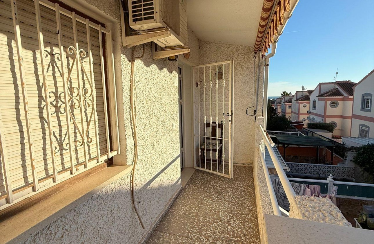 Reventa - Casa -
Torrevieja - Los Balcones