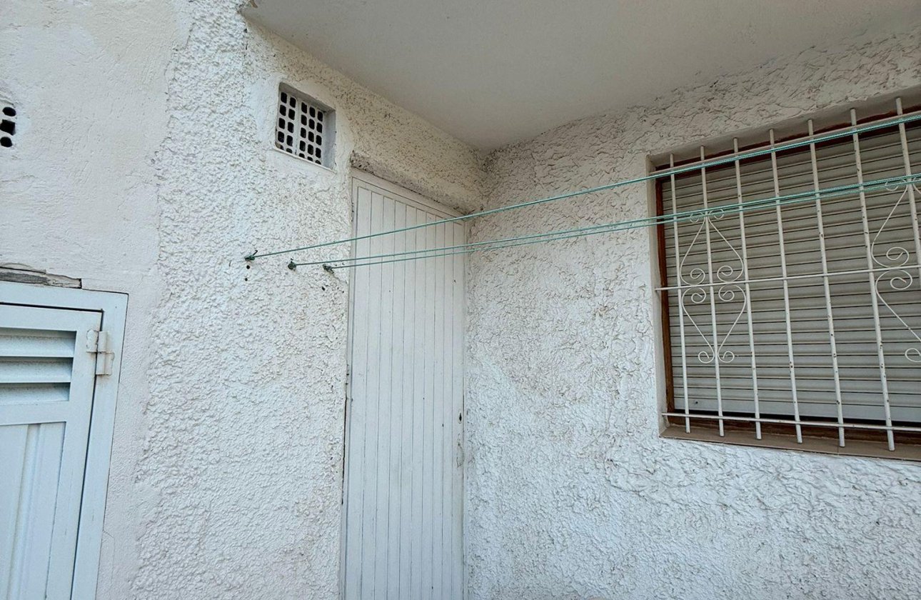 Reventa - Casa -
Torrevieja - Los Balcones