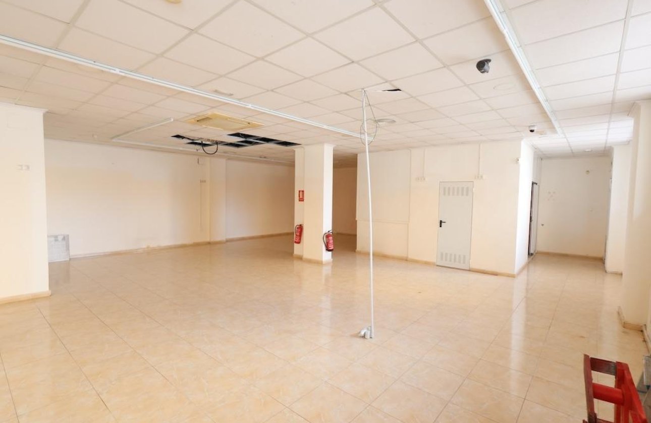 Reventa - Commercial Premises -
Torrevieja - Estacion de autobuses
