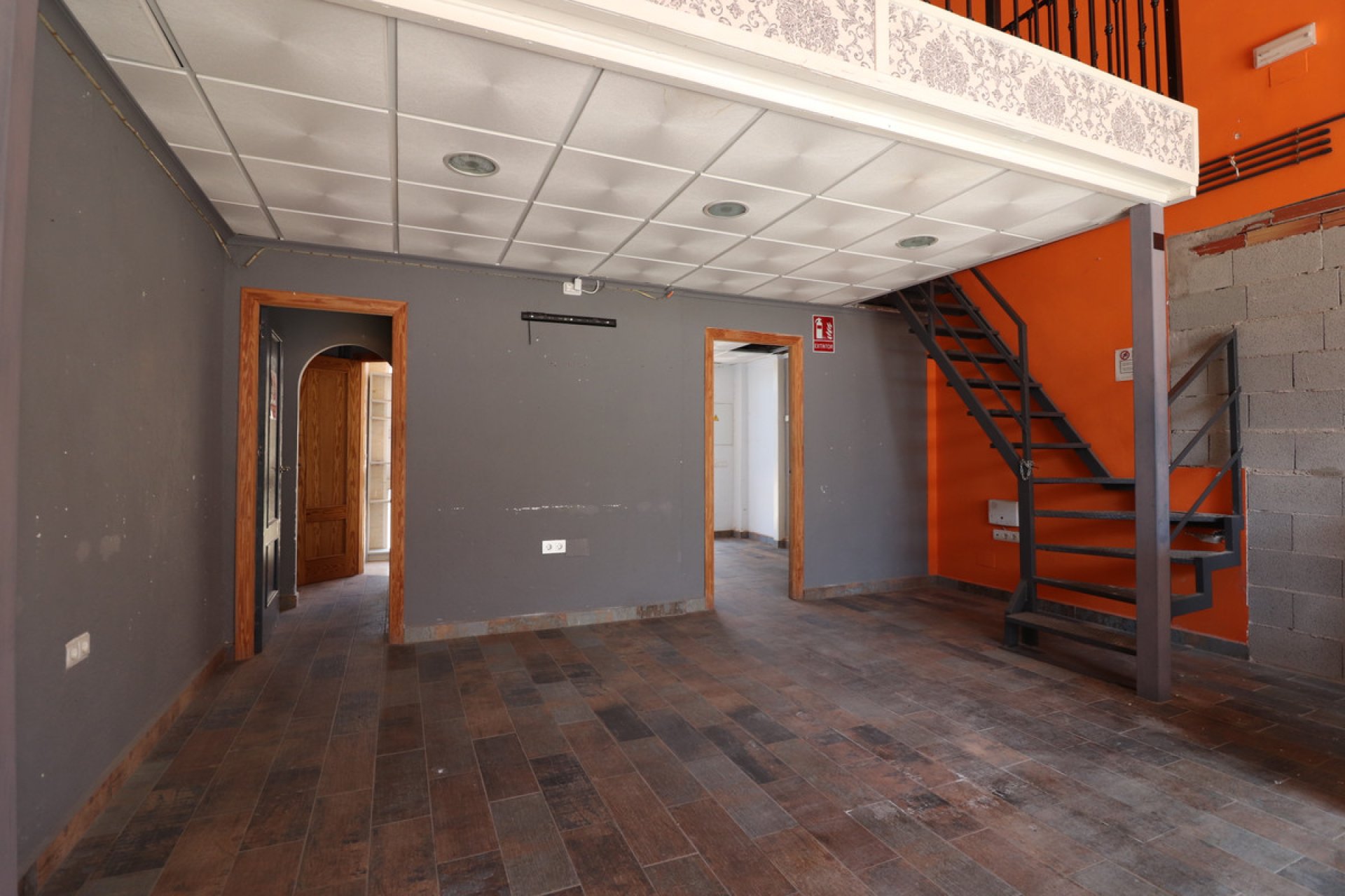 Reventa - Commercial property -
Algorfa - Algorfa Centro