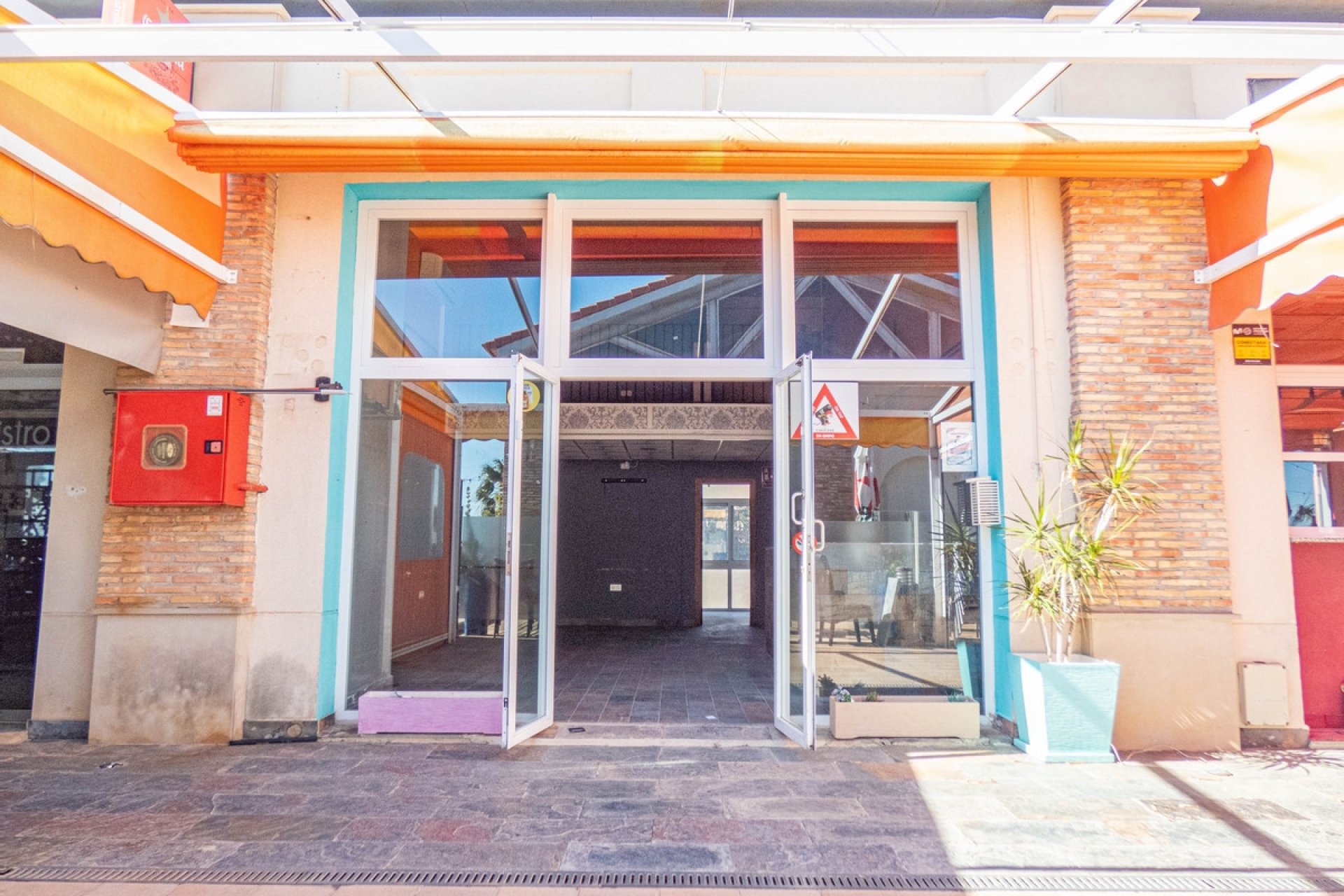 Reventa - Commercial property -
Algorfa - Algorfa Centro