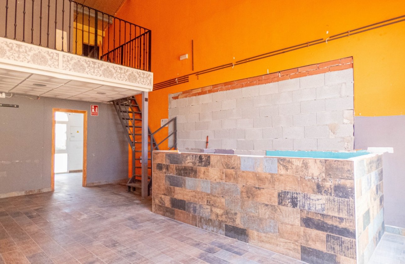 Reventa - Commercial property -
Algorfa - Algorfa Centro