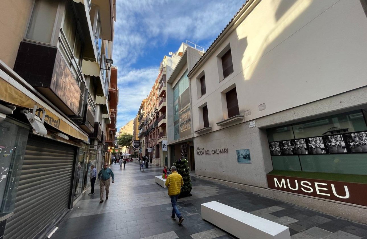 Reventa - Commercial property -
Benidorm - Benidorm Centro