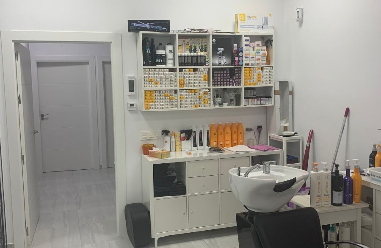 Reventa - Commercial property -
Orihuela - La Zenia