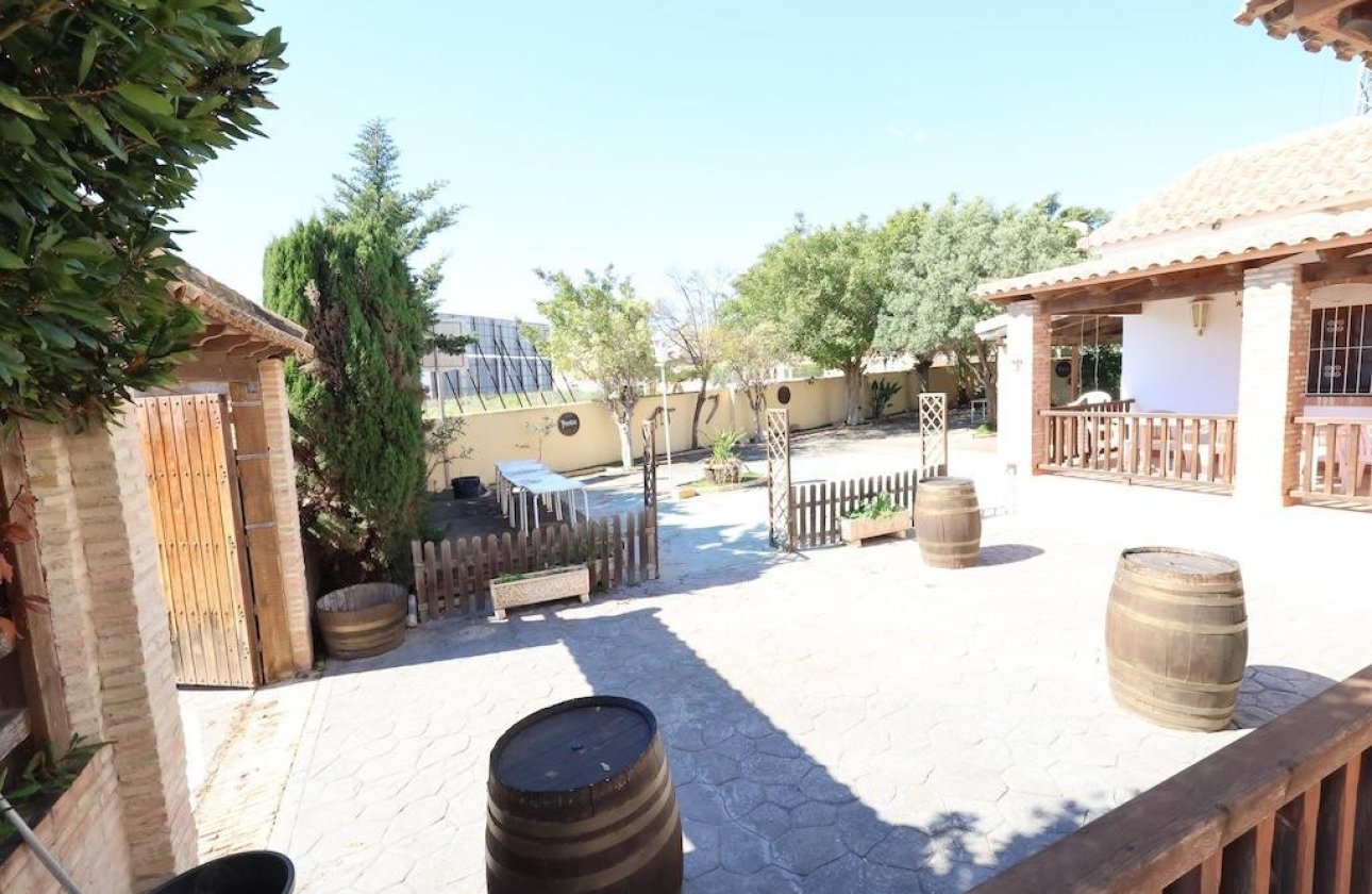 Reventa - Commercial property -
Orihuela - La Zenia