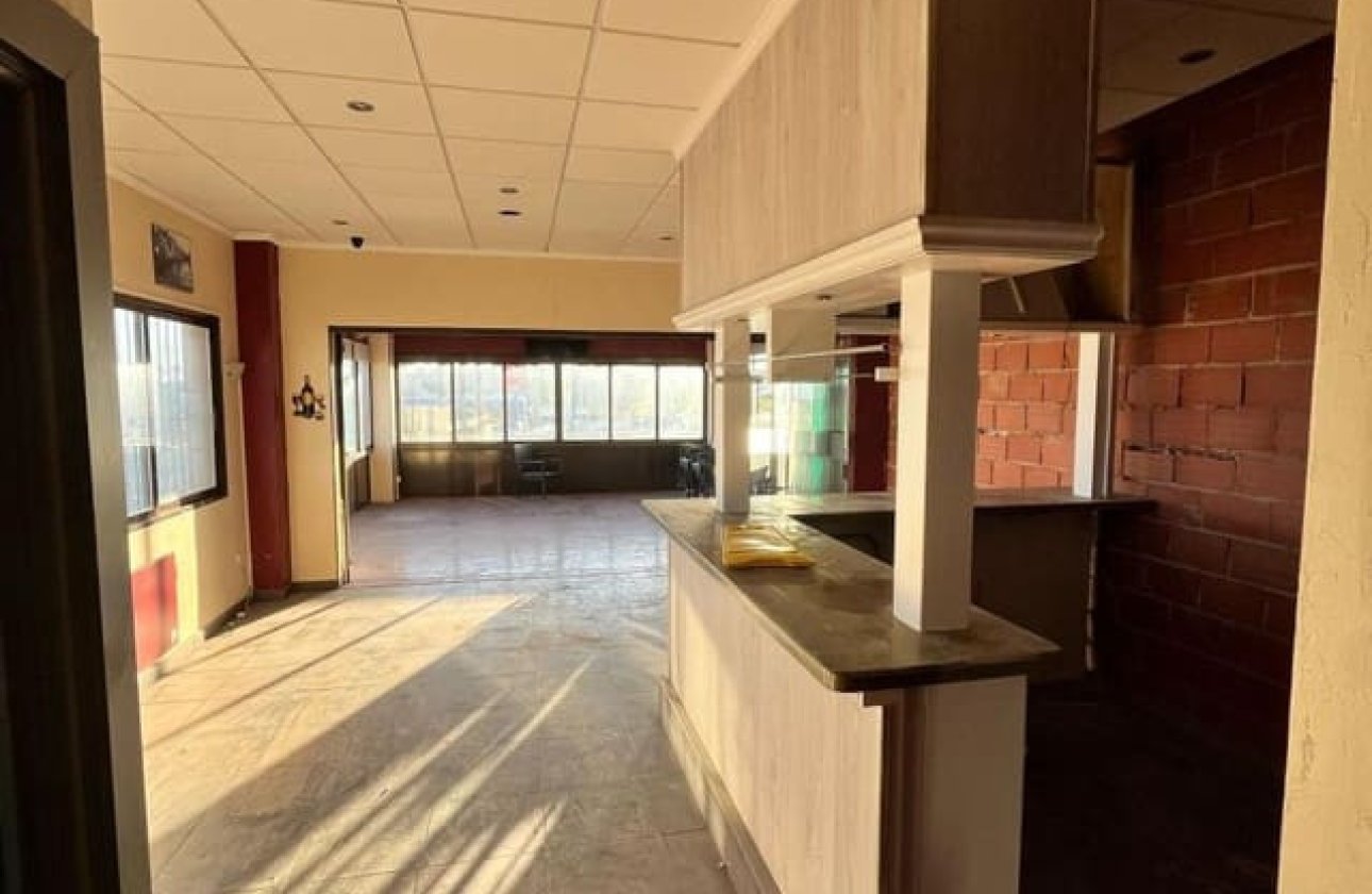 Reventa - Commercial property -
Orihuela - Orihuela Costa