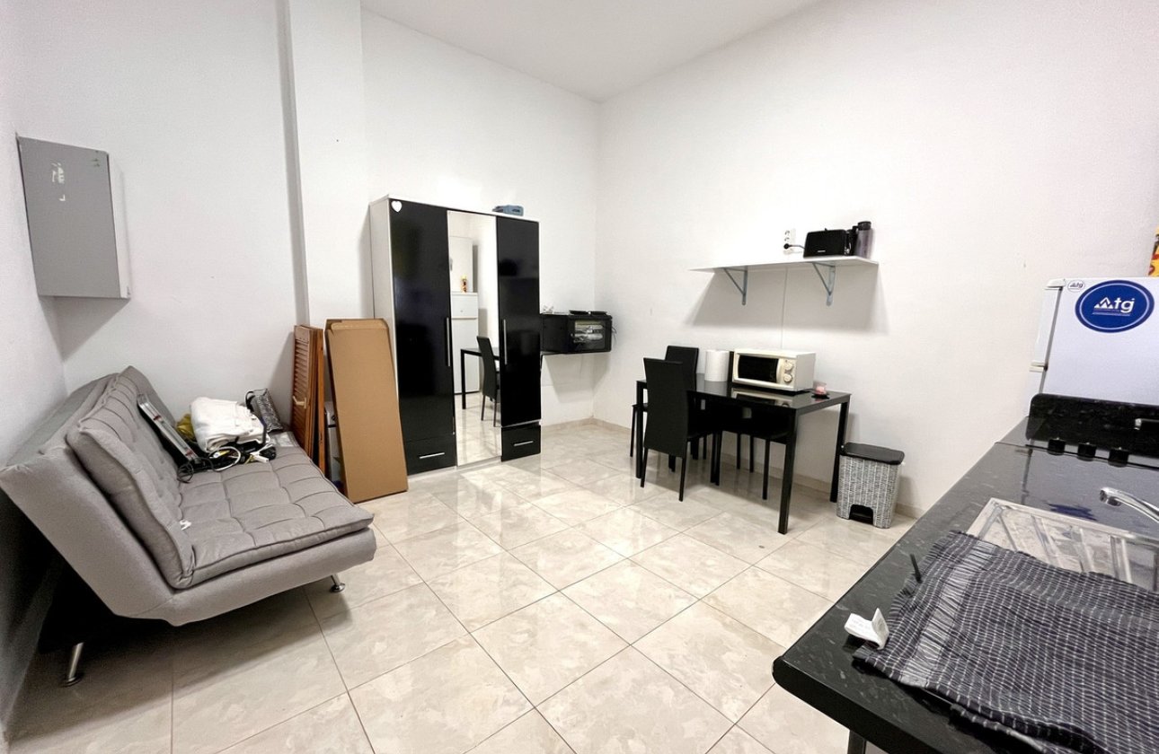 Reventa - Commercial property -
Orihuela - Playa Flamenca