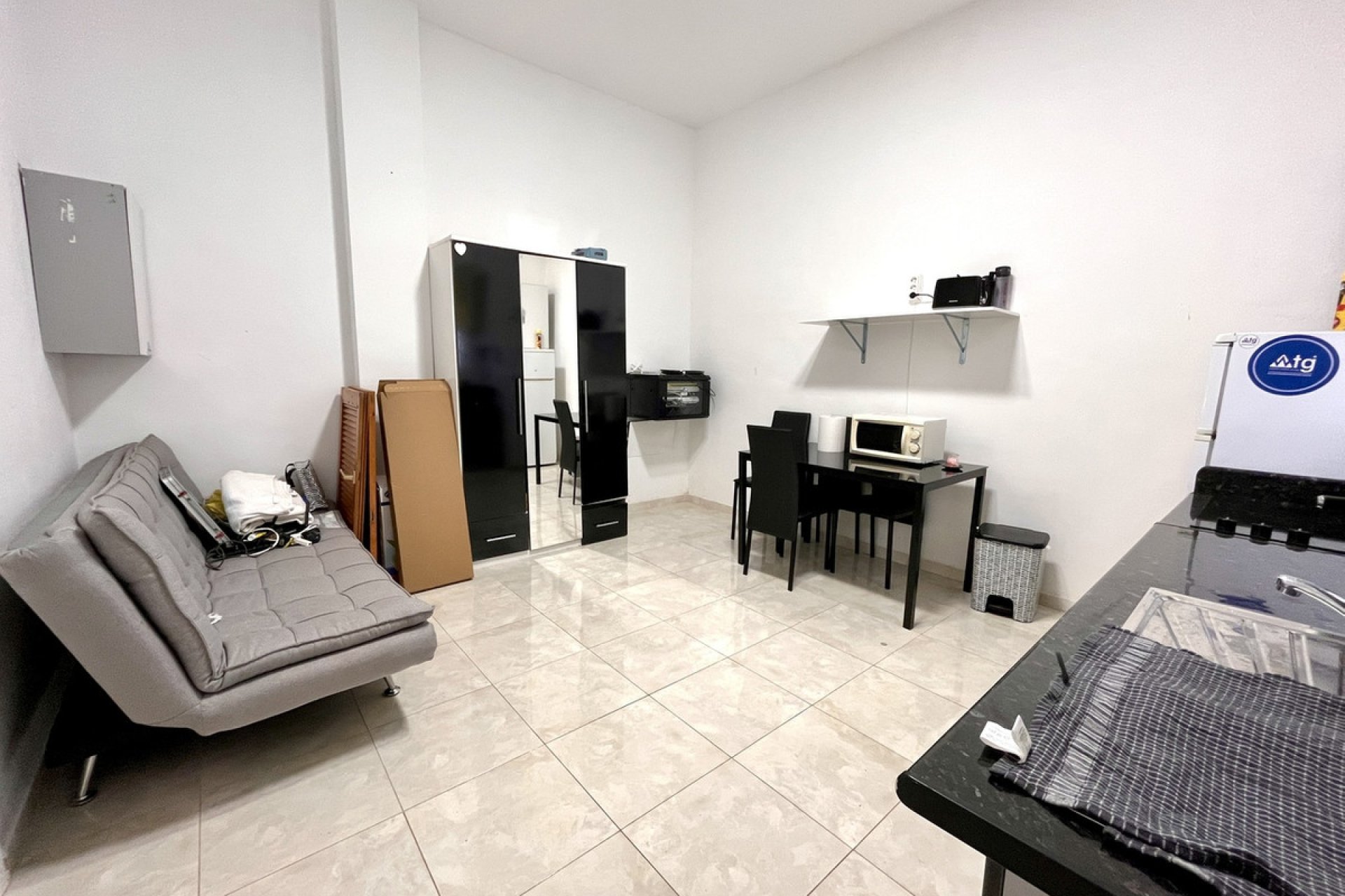 Reventa - Commercial property -
Orihuela - Playa Flamenca