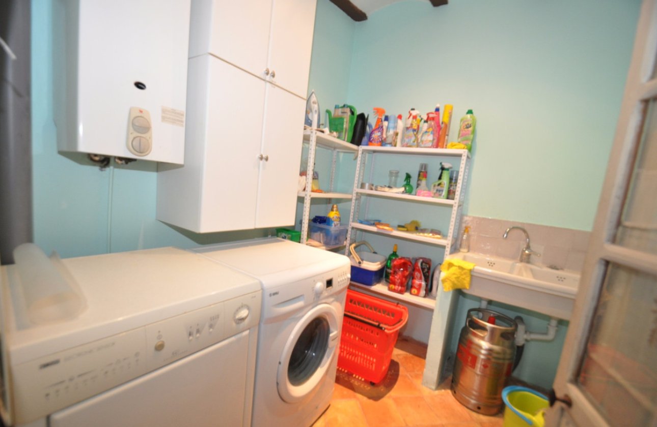 Reventa - Commercial property -
Pinoso - Pinoso Centro