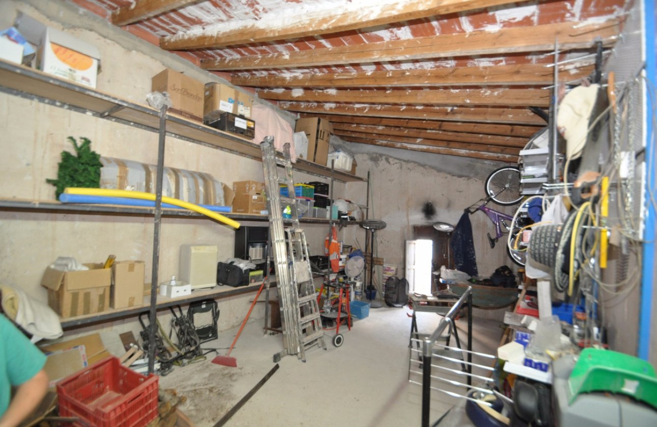 Reventa - Commercial property -
Pinoso - Pinoso Centro