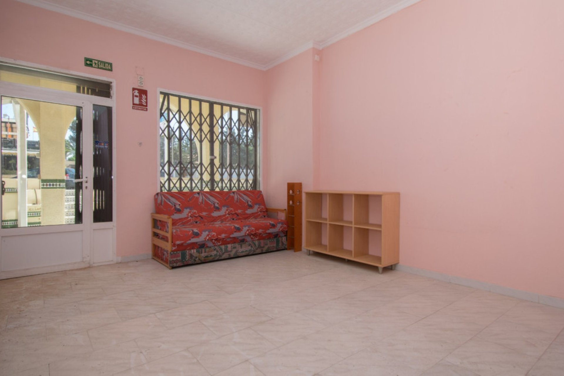 Reventa - Commercial property -
Torrevieja - La Mata