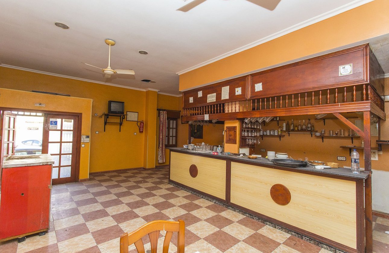 Reventa - Commercial property -
Torrevieja - La Mata