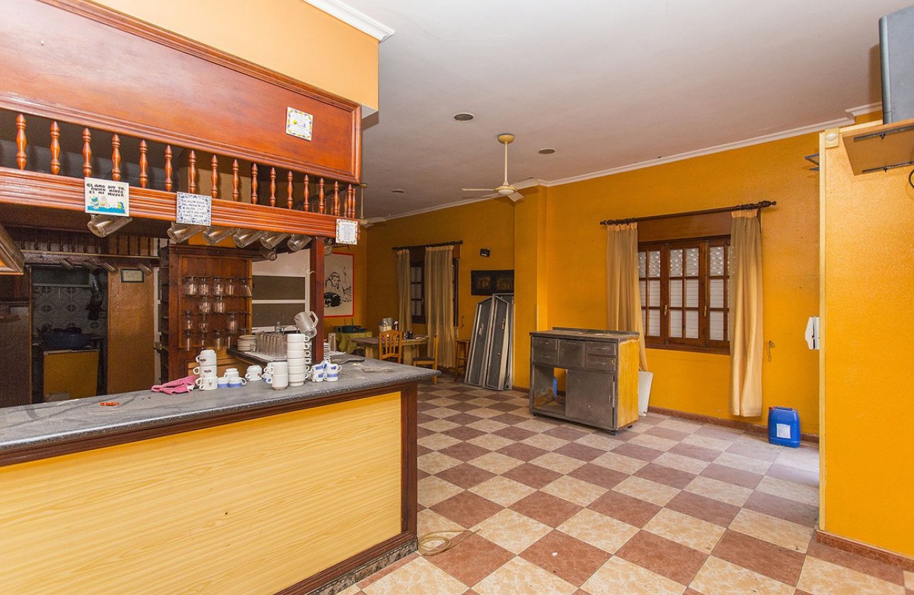 Reventa - Commercial property -
Torrevieja - La Mata