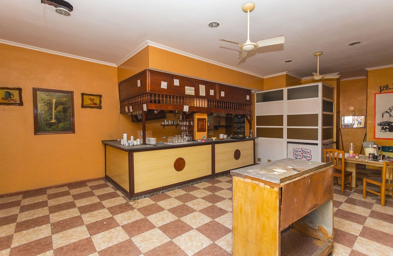 Reventa - Commercial property -
Torrevieja - La Mata