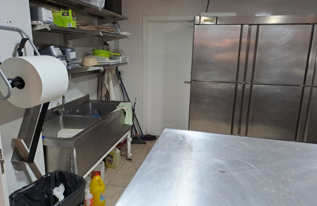 Reventa - Commercial property -
Torrevieja - La Mata