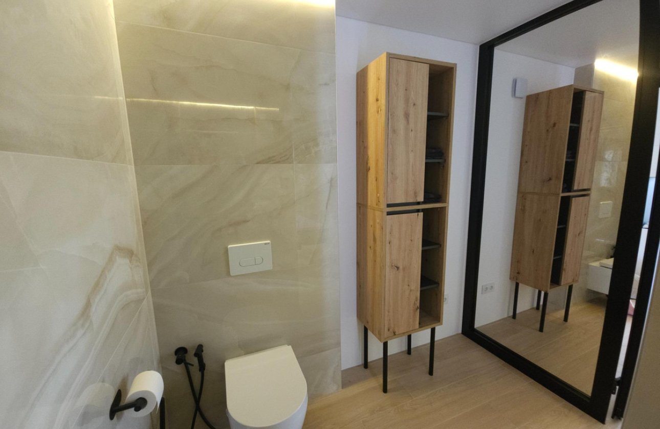 Reventa - Commercial property -
Torrevieja - Torrevieja Centro