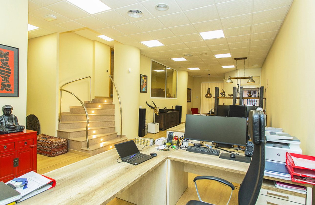 Reventa - Commercial property -
Torrevieja - Torrevieja Centro