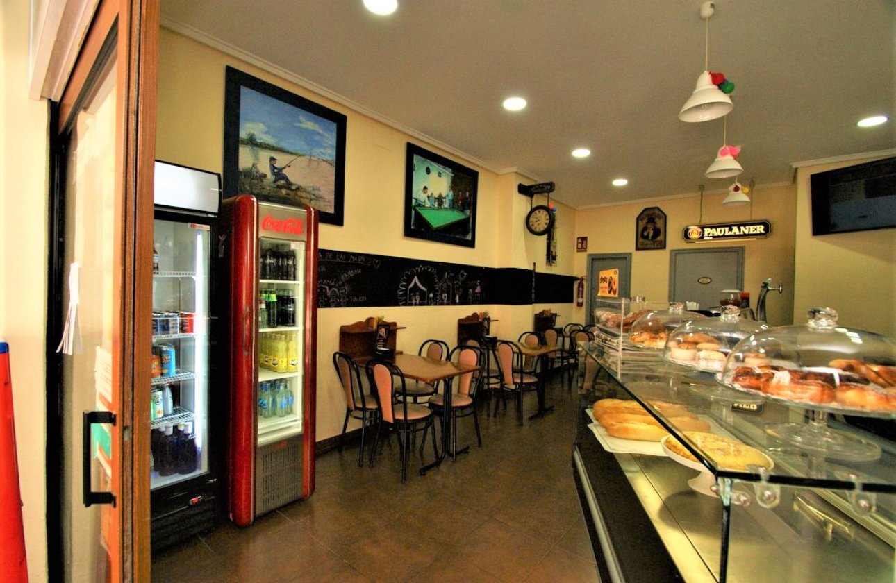 Reventa - Commercial property -
Torrevieja - Torrevieja Centro